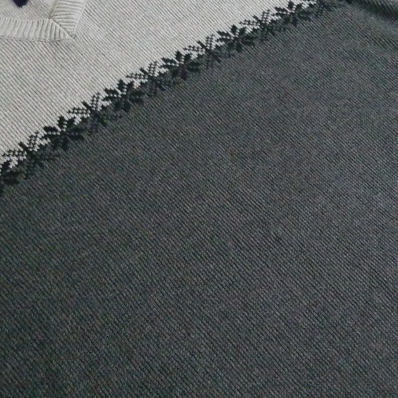 XL Gap Sweater - Picture 4 of 5